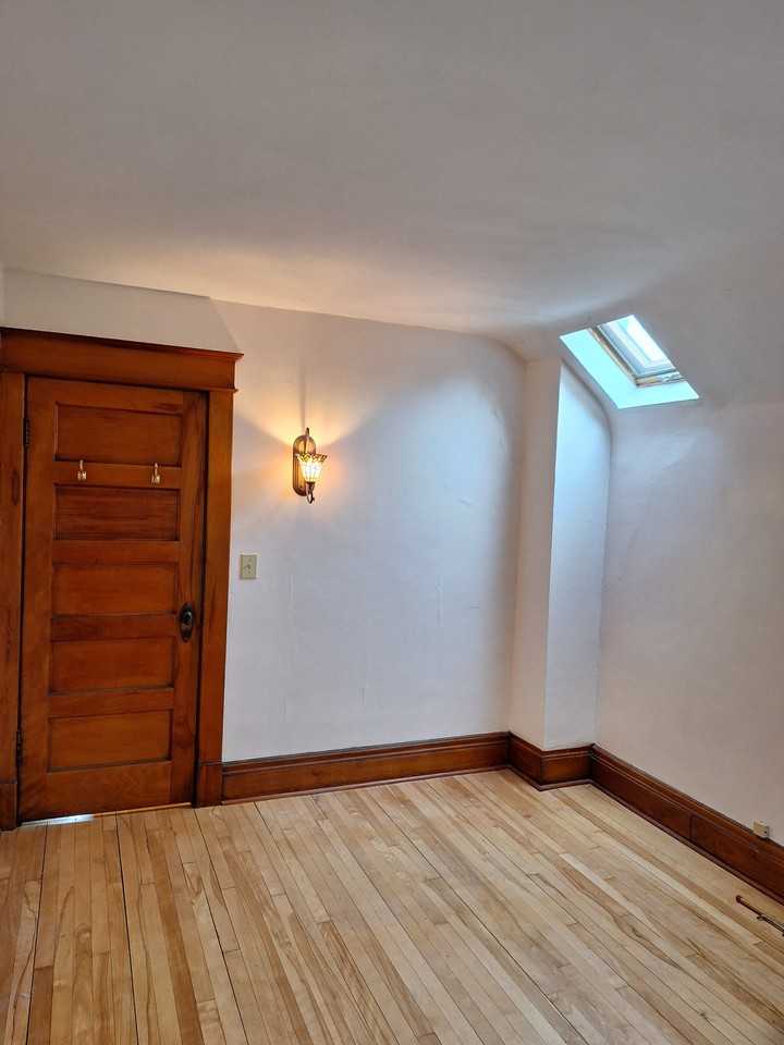 384 Hall Ave #2 - Photo 5 of 12