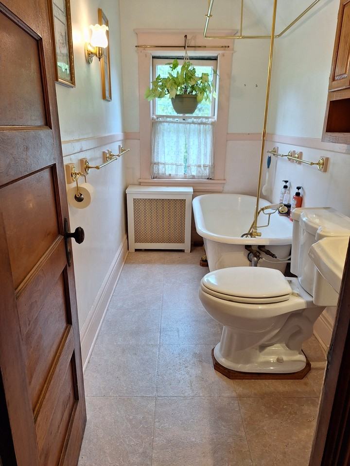 384 Hall Ave #2 - Photo 6 of 12