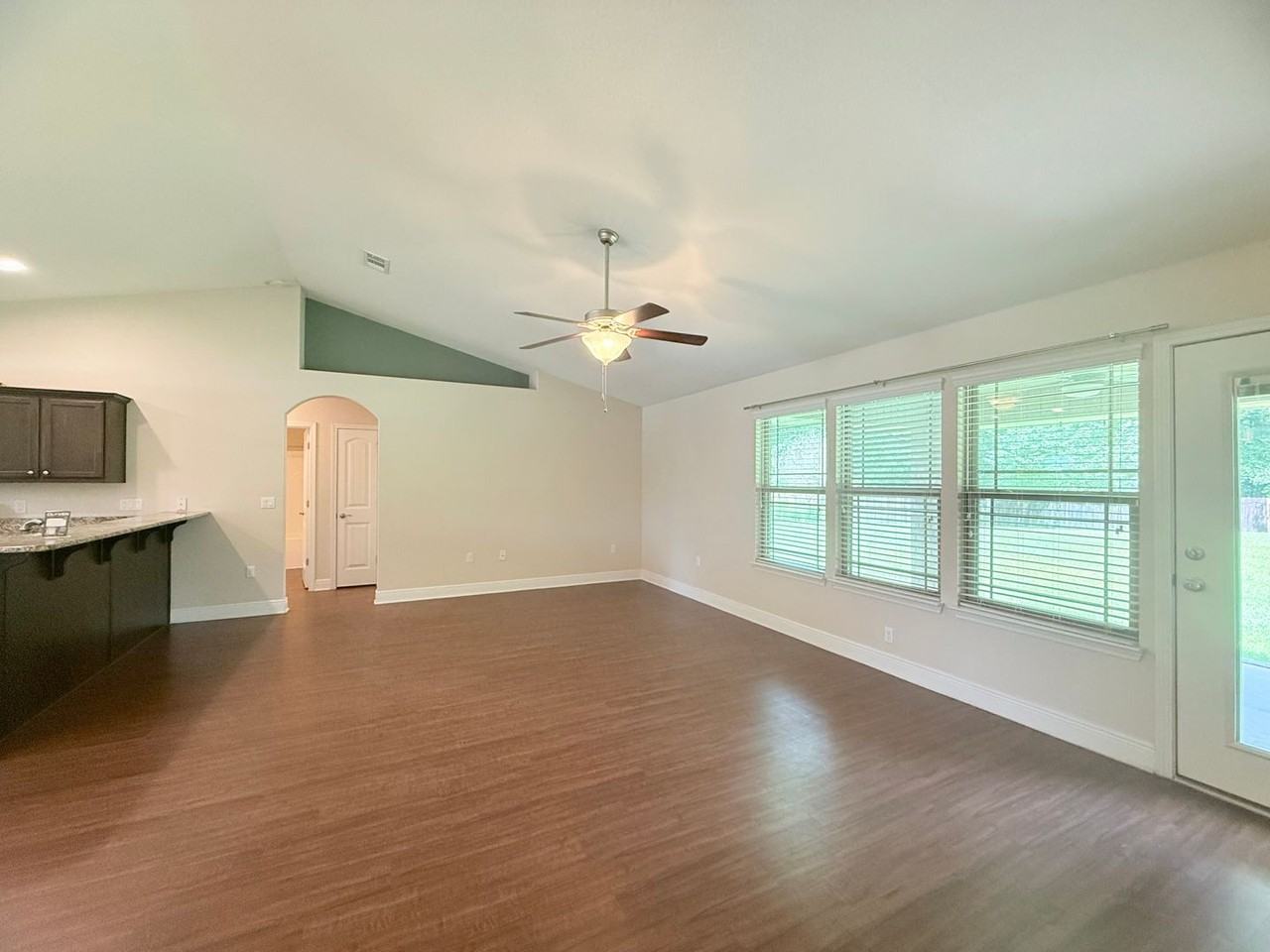 5227 English Oak Dr - Photo 2 of 15