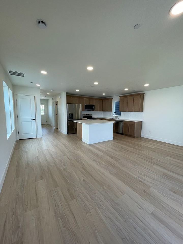 3130 Sykes Dr - Photo 2 of 24