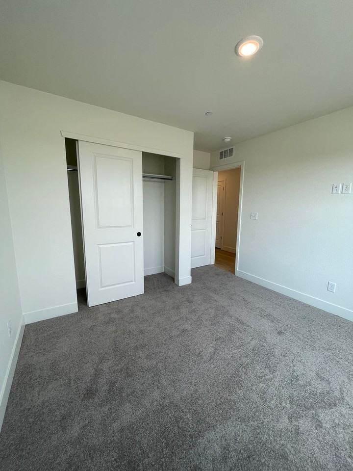 3130 Sykes Dr - Photo 7 of 24