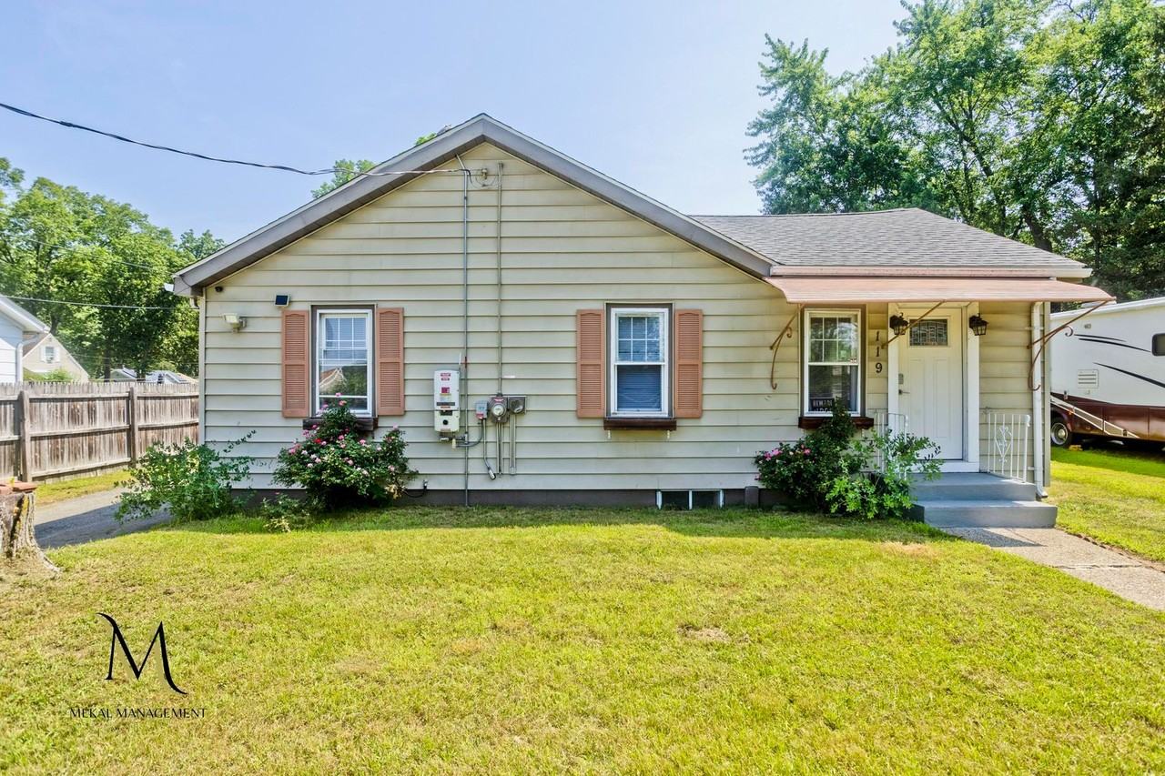 119 Pine Grove St - Photo 2 of 16