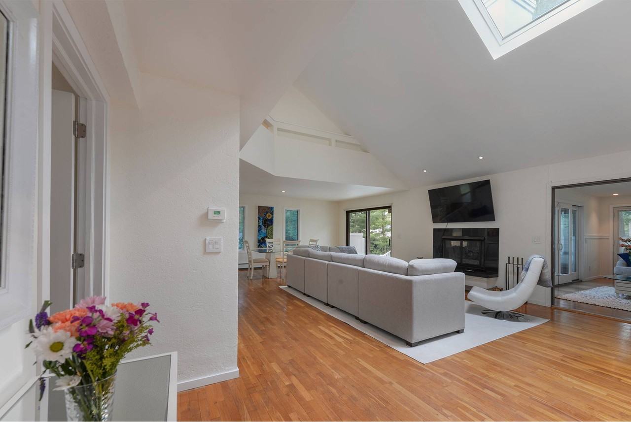 122 Lynn Ave - Photo 3 of 20