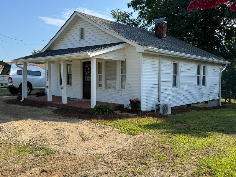 1878 Sparta Rd - Photo 2 of 9
