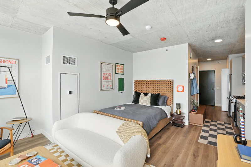 378 N Aberdeen St - Photo 4 of 17