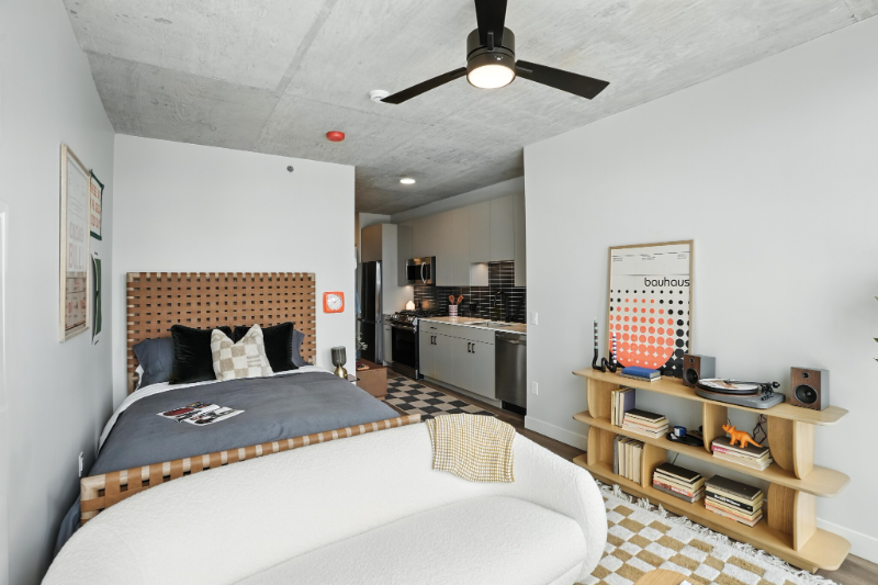 378 N Aberdeen St - Photo 5 of 17