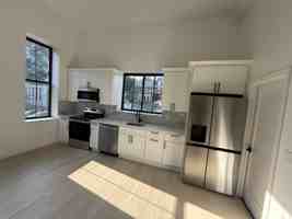 featured image of 5961 Broadway