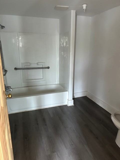 259 West Springettsbury Avenue - Photo 7 of 10