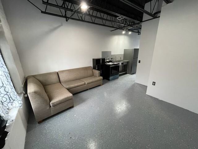 21 South Pershing Avenue - Photo 2 of 10