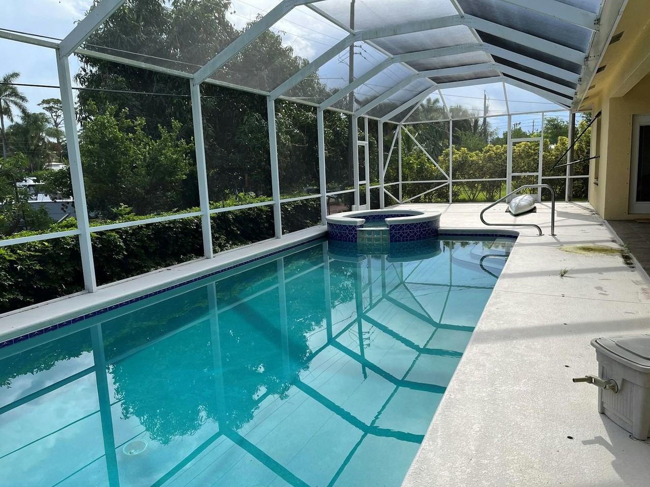 510 Southwest South Carolina Drive - Photo 2 of 15