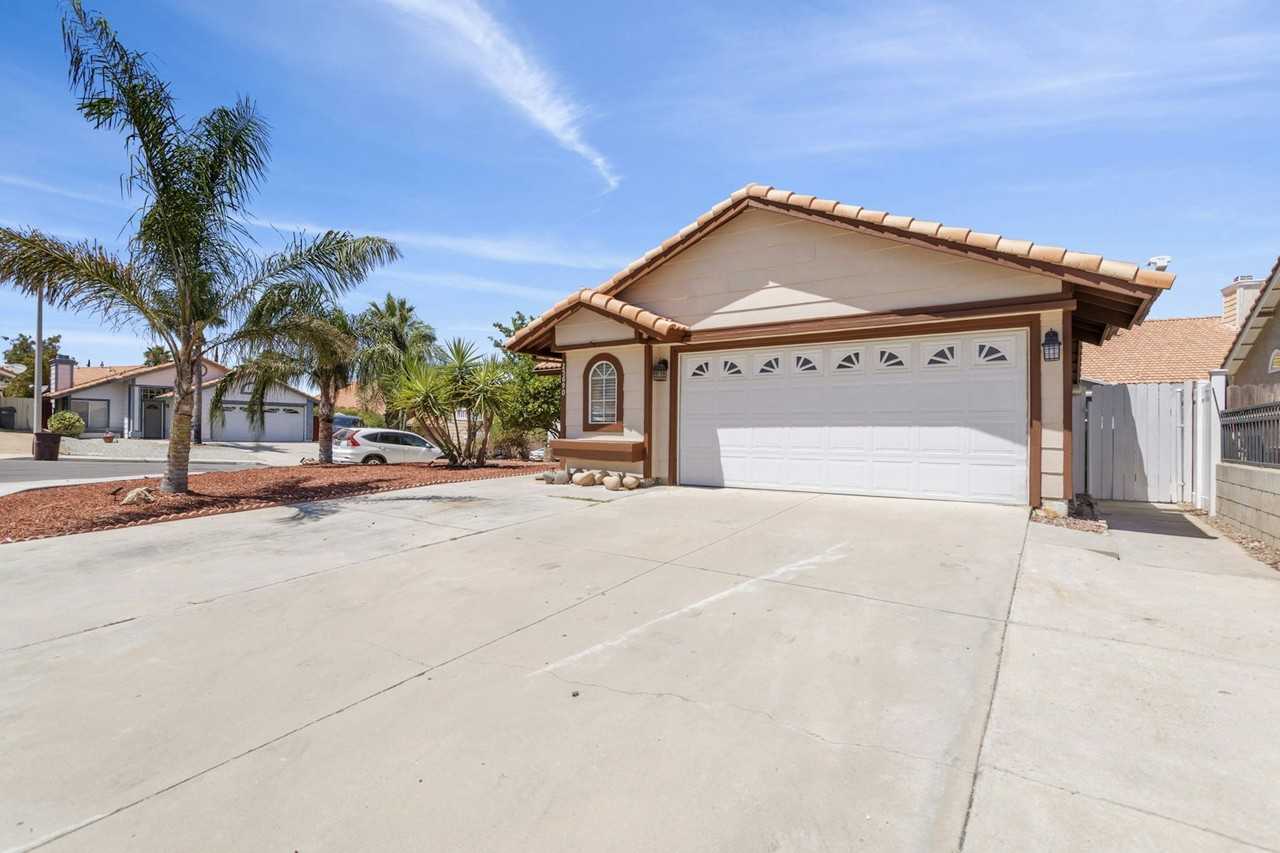 25690 Monica Way - Photo 3 of 22