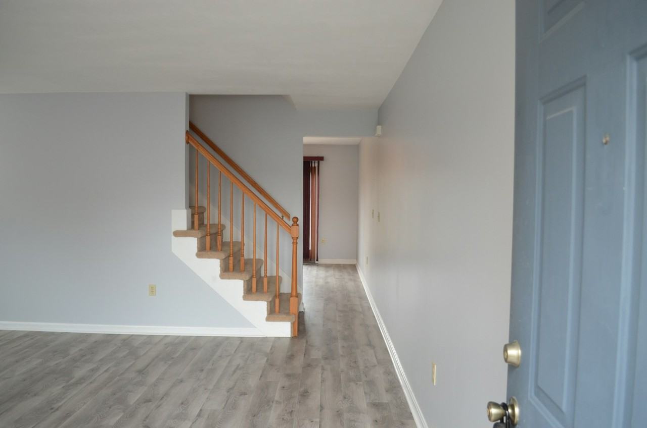 97 Lee Ann Court - Photo 3 of 20