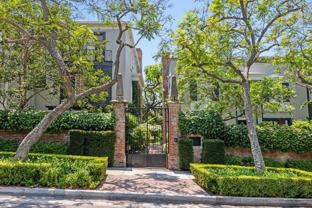 8724 Shoreham Dr - Photo 1 of 1