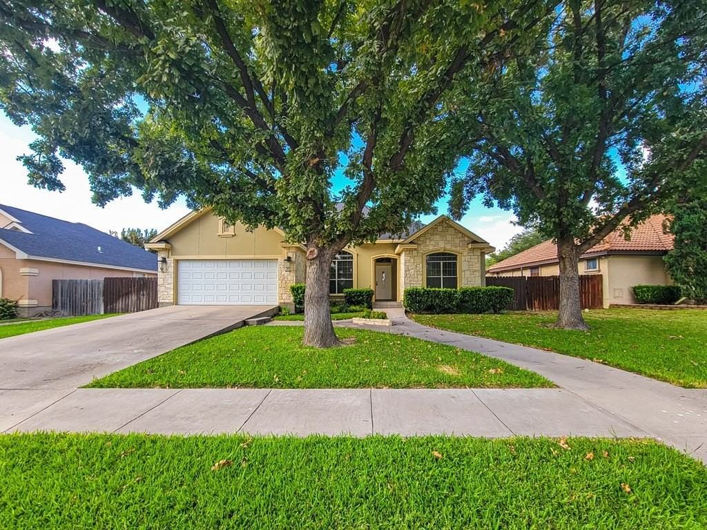 1467 Rock Hill Dr - Photo 2 of 31