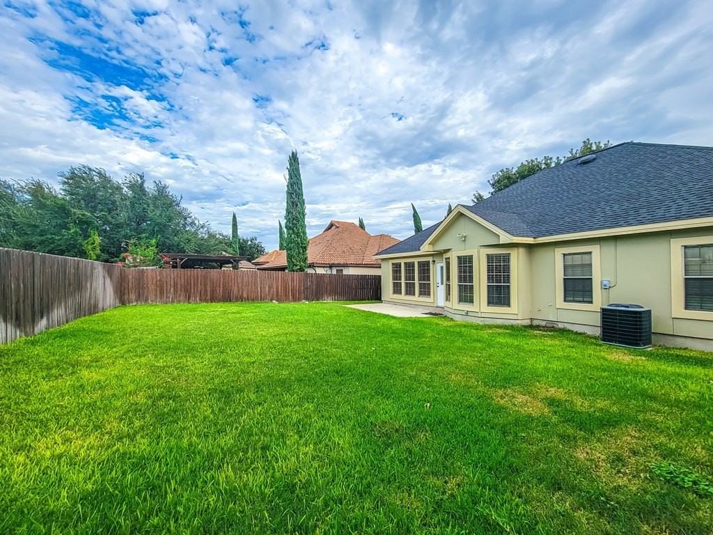 1467 Rock Hill Dr - Photo 5 of 31