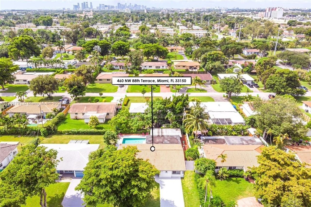 460 Nw 88th Ter - Photo 2 of 22