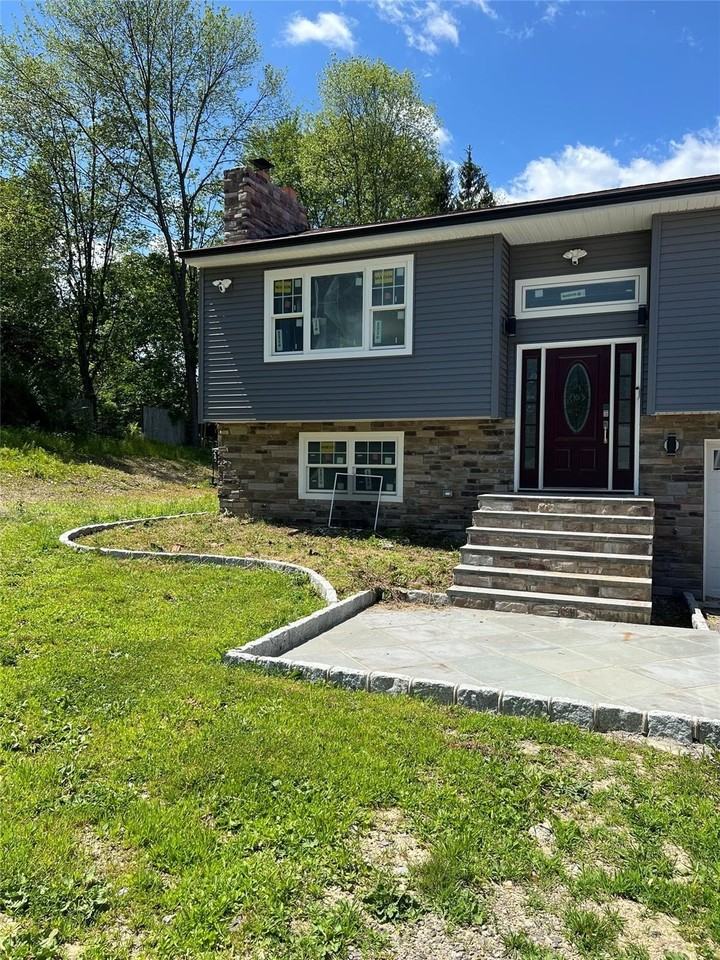 4 Glen Ct - Photo 2 of 32