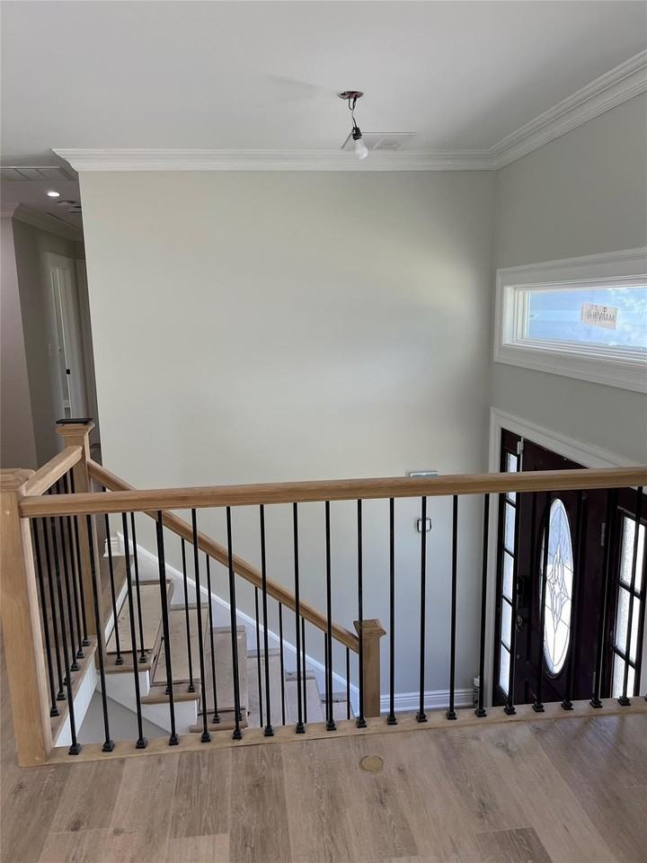 4 Glen Ct - Photo 3 of 32