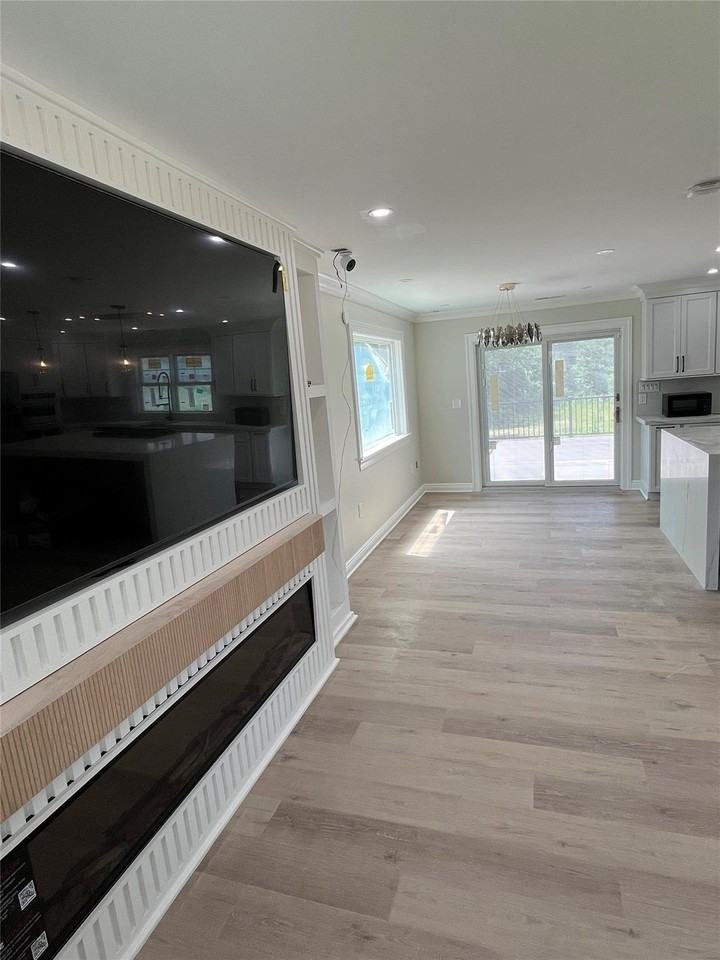 4 Glen Ct - Photo 7 of 32