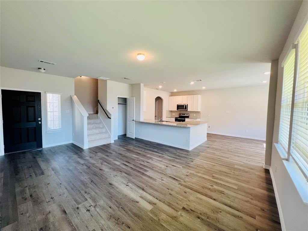 8308 White Pine Dr - Photo 4 of 30