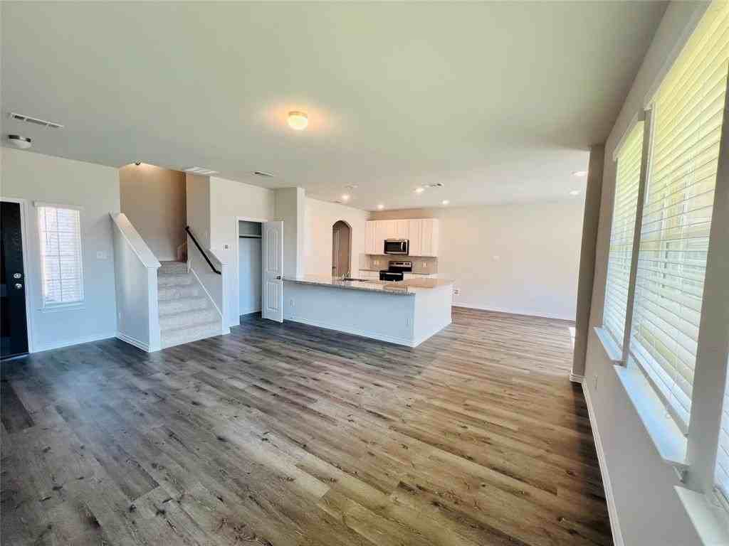 8308 White Pine Dr - Photo 5 of 30