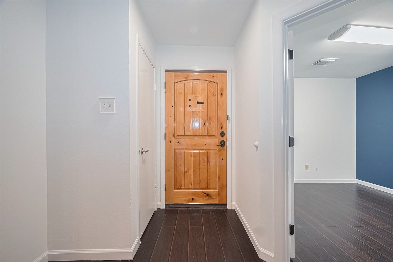 3407 Hillstone Dr - Photo 4 of 39