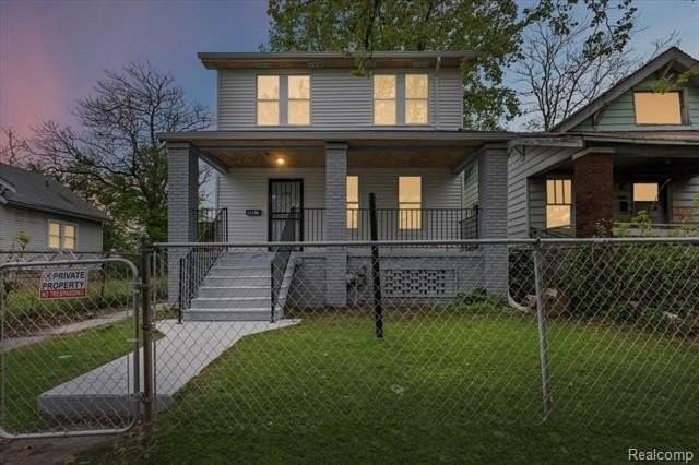 3957 Lenox St - Photo 2 of 18