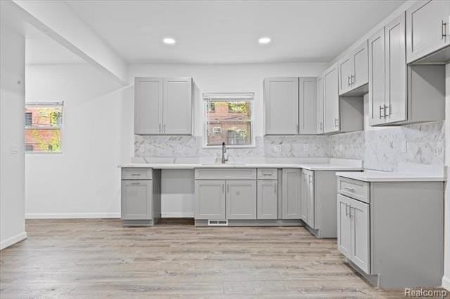 3957 Lenox St - Photo 3 of 18