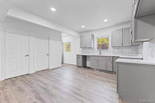 3957 Lenox St - Photo 5 of 18