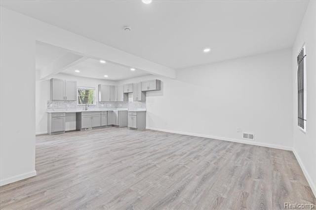 3957 Lenox St - Photo 6 of 18