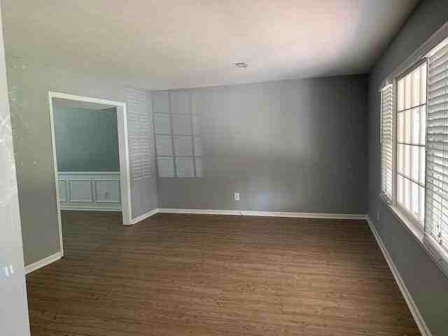 4332 Bahama Ln - Photo 6 of 17