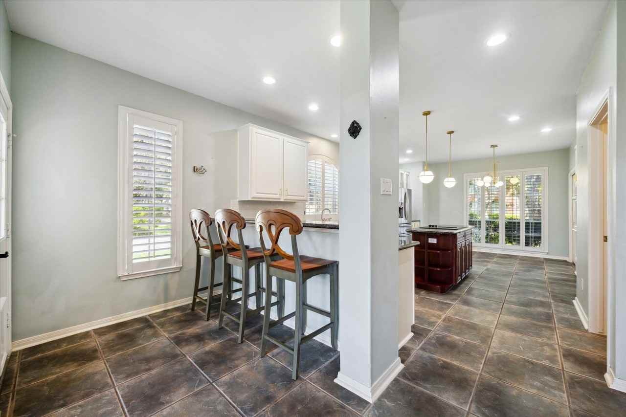 3718 Bayou Bend Ct - Photo 5 of 19