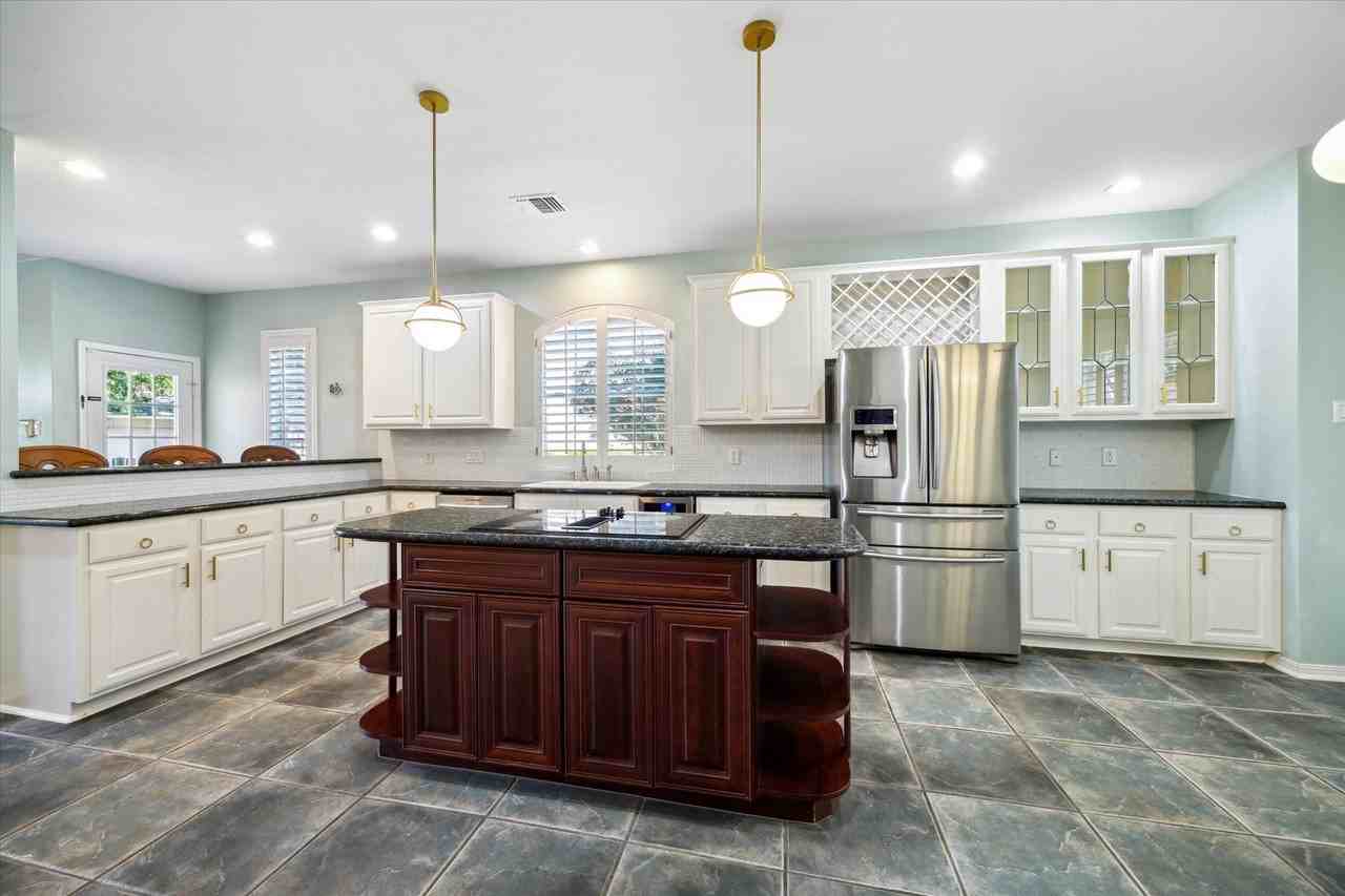 3718 Bayou Bend Ct - Photo 6 of 19