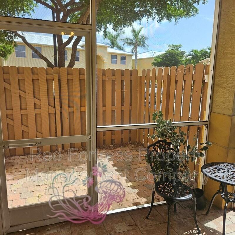 4219 Bellasol Cir #1714 - Photo 3 of 10