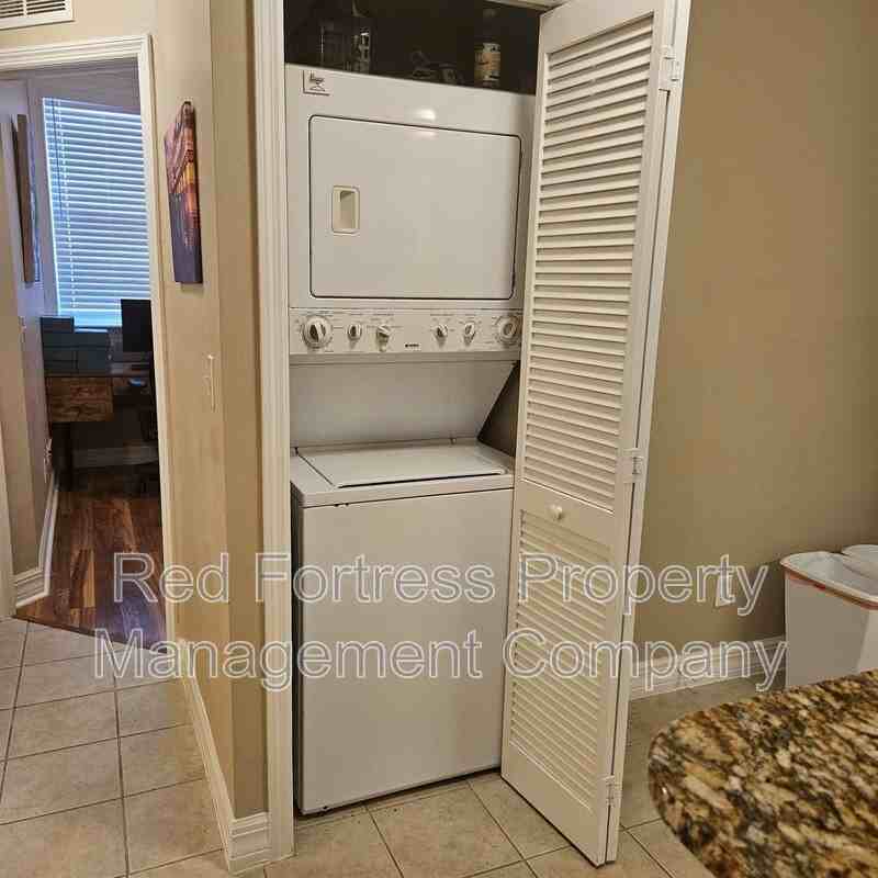 4219 Bellasol Cir #1714 - Photo 5 of 10