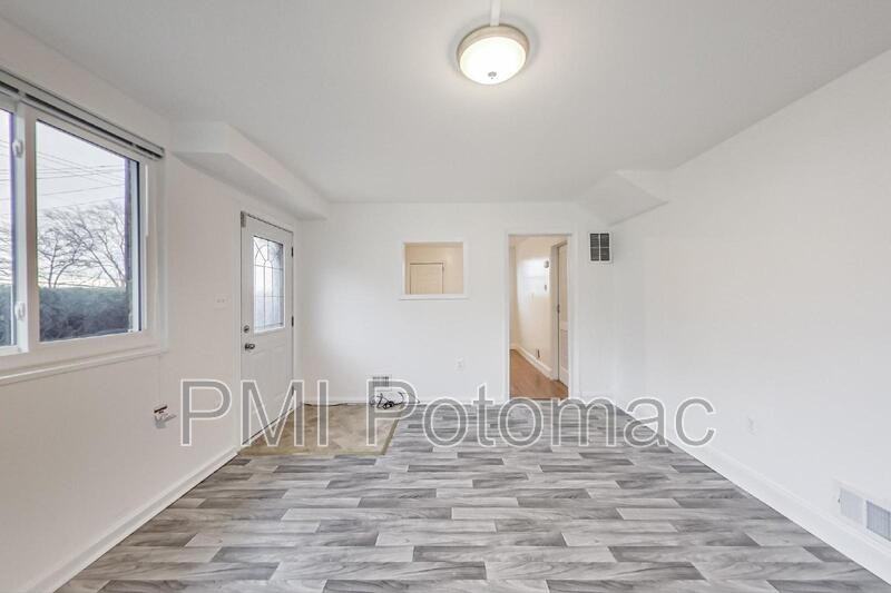 7422 Parkwood Street - Photo 6 of 34