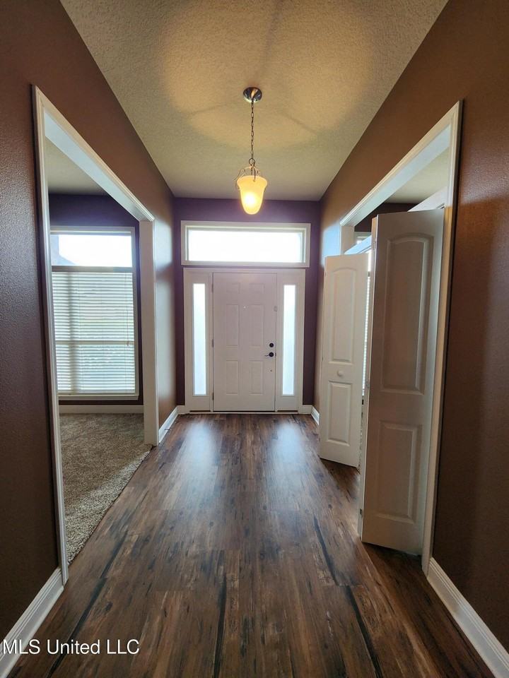 19483 Quarter Cir - Photo 2 of 19