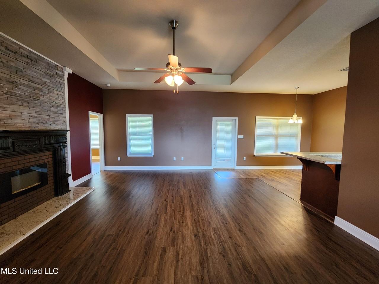 19483 Quarter Cir - Photo 3 of 19