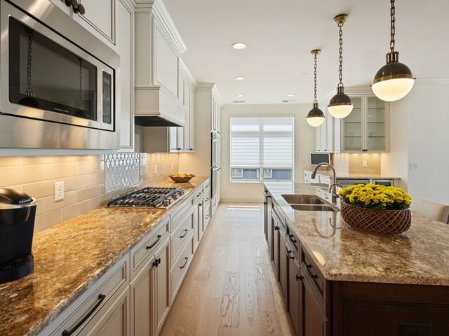 875 Lake St E #310 - Photo 6 of 24