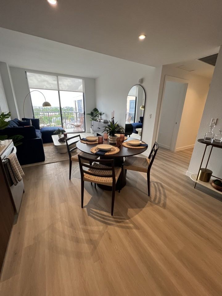 4015 Nw 9th St #239 - Photo 6 of 8