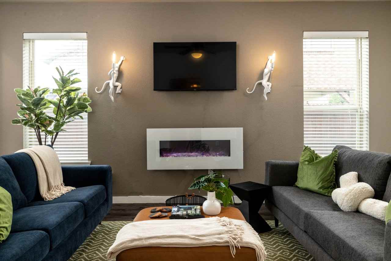 2307 N Elm St #NA - Photo 4 of 38