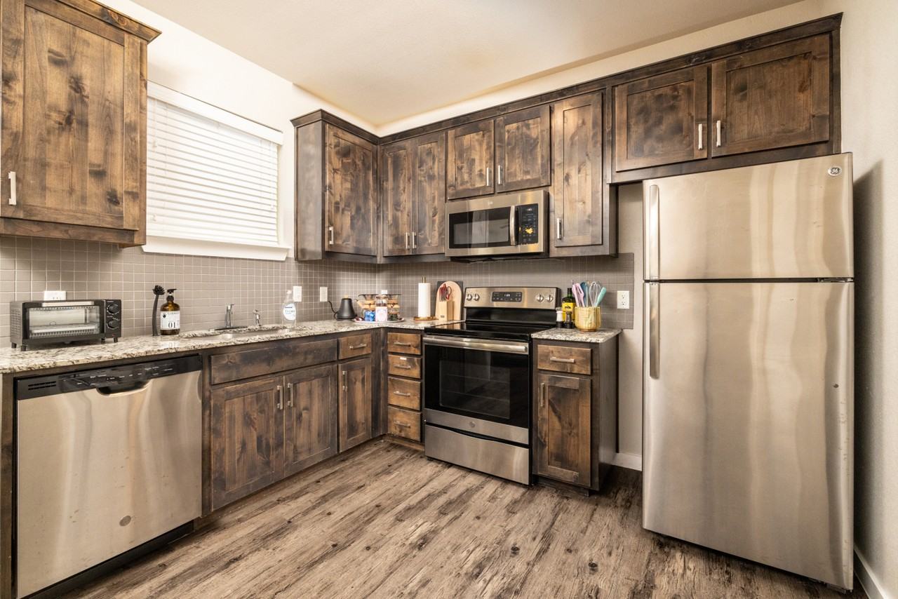 2307 N Elm St #NA - Photo 5 of 38