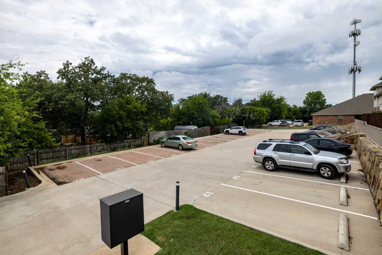 2307 N Elm St #NA - Photo 7 of 38