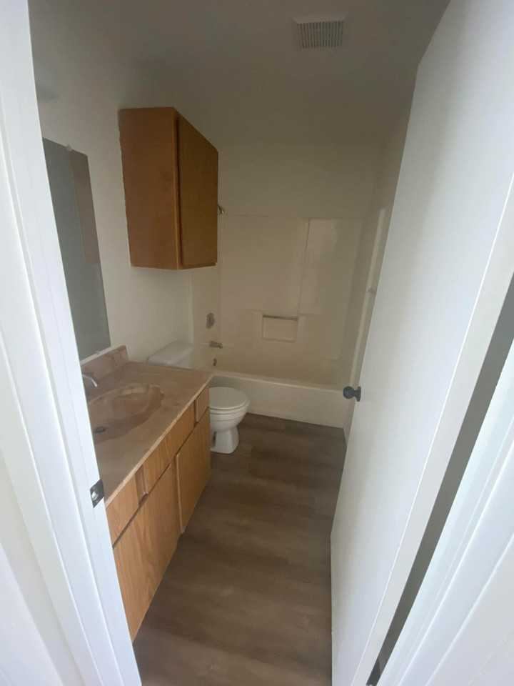 119 Circle Ct #121 - Photo 7 of 9