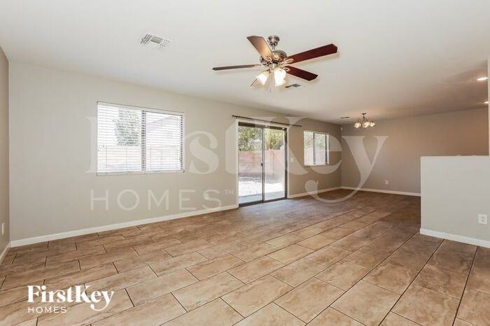 236 W Brangus Way - Photo 2 of 14