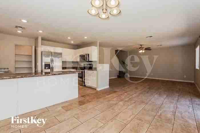 236 W Brangus Way - Photo 3 of 14