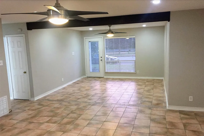 2802 Loyola Ln - Photo 3 of 13