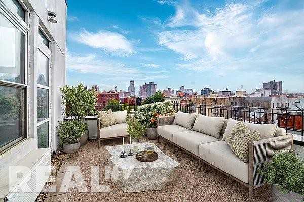 Ridge St #PHC - Photo 2 of 9