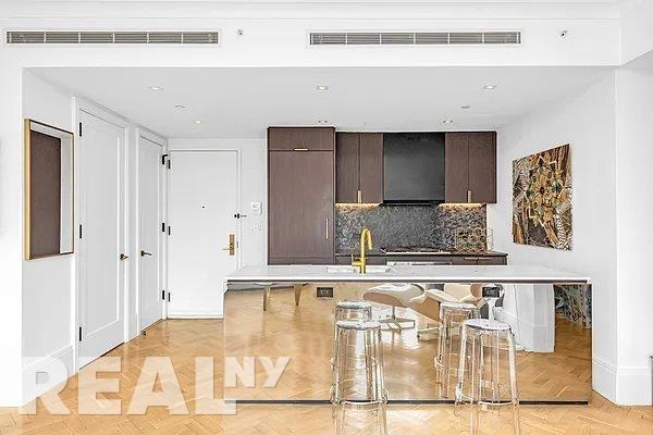 Clinton St #5C - Photo 2 of 7