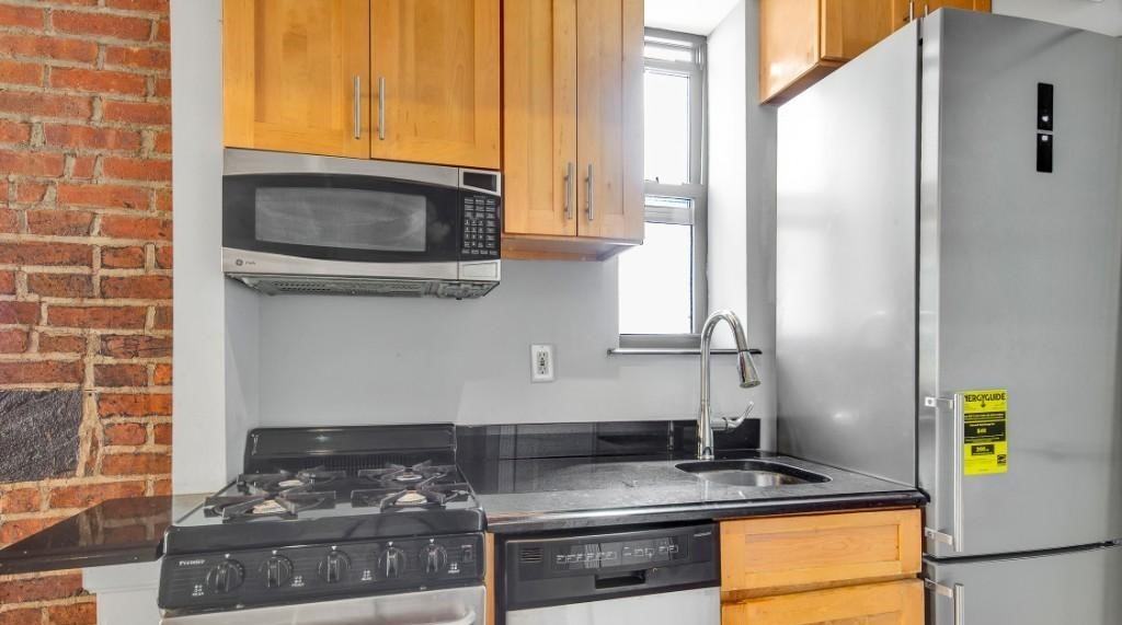 Avenue B #3C - Photo 7 of 8